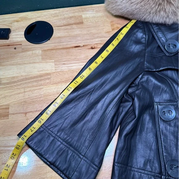 Genuine Brown Leather Jacket with Fox Fur Collar by Peter Nygard, Size Large - Picture 14 of 16